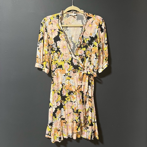 Topshop daisy print wrap midi dress in multi colors - Picture 3 of 4